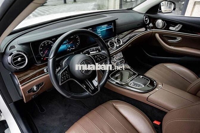 Mercedes E200 Exclusive 2022 V1 Trắng Nâu 30.000km