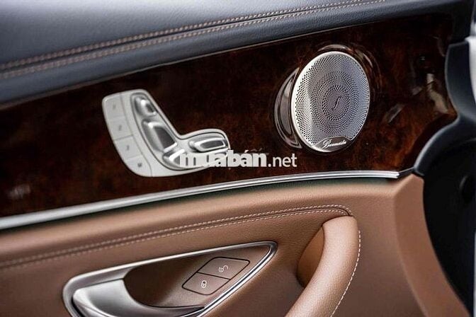 Mercedes E200 Exclusive 2022 V1 Trắng Nâu 30.000km