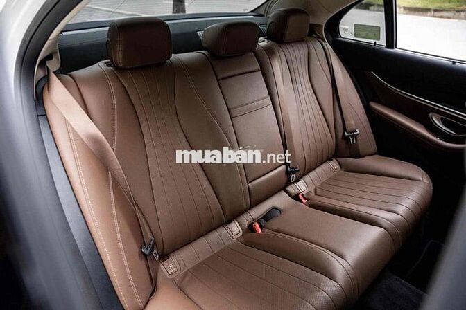 Mercedes E200 Exclusive 2022 V1 Trắng Nâu 30.000km