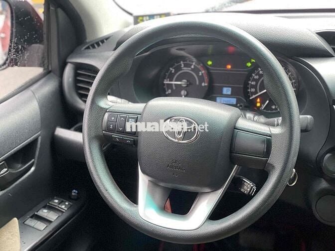 Hilux 2.4E số tự động 1 cầu 2018