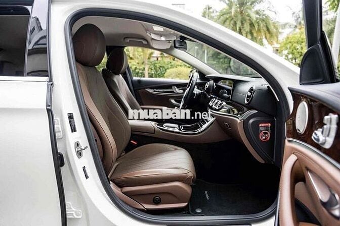 Mercedes E200 Exclusive 2022 V1 Trắng Nâu 30.000km
