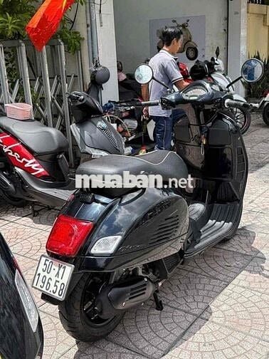 Vespa GTS 150cc  mua 3-2021 5k km chính chủ Tphcm