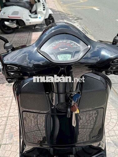Vespa GTS 150cc  mua 3-2021 5k km chính chủ Tphcm