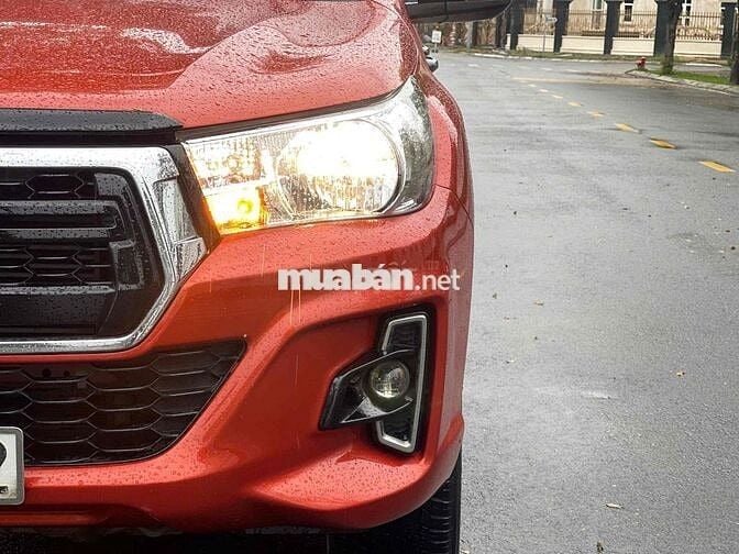 Hilux 2.4E số tự động 1 cầu 2018