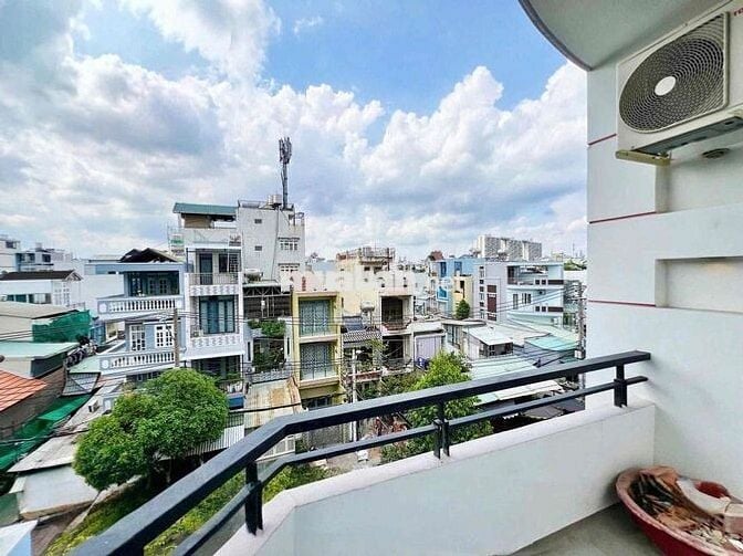 CHDV FULL NỘI THẤT-BAN CÔNG/CỬA SỔ SIÊU THOÁNG GẦN PARC MALL