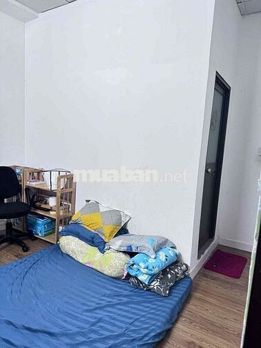 Nhà 2 tầng, hẻm xe hơi, tặng gull nội thất, sát Phạm Văn Đồng.