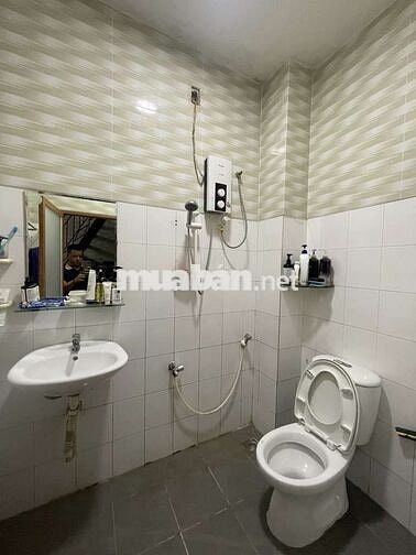 BÁN NHÀ PHAN VĂN HỚN,VỊ TRÍ ĐẸP, TÂN THỚI NHẤT Q 12 HẺM XE HƠI, GIÁ RẺ