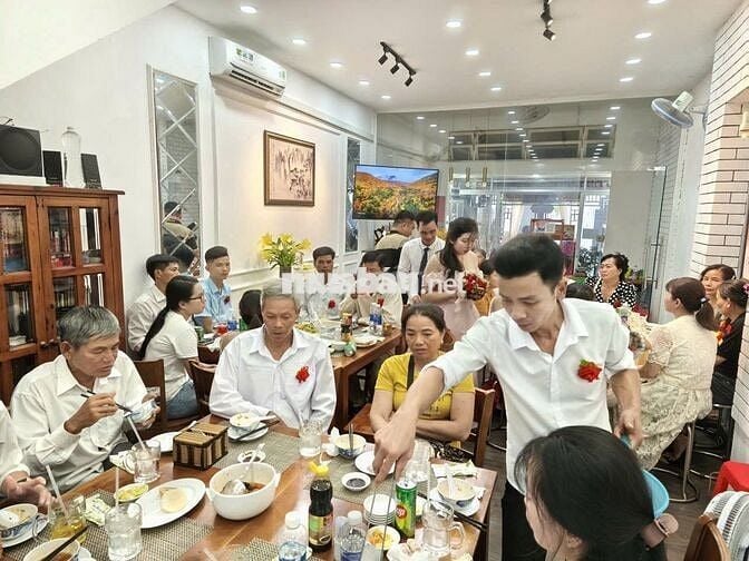 Sang nhà hàng chay 2 tầng, hẻm xe hơi 5m, khu VIP