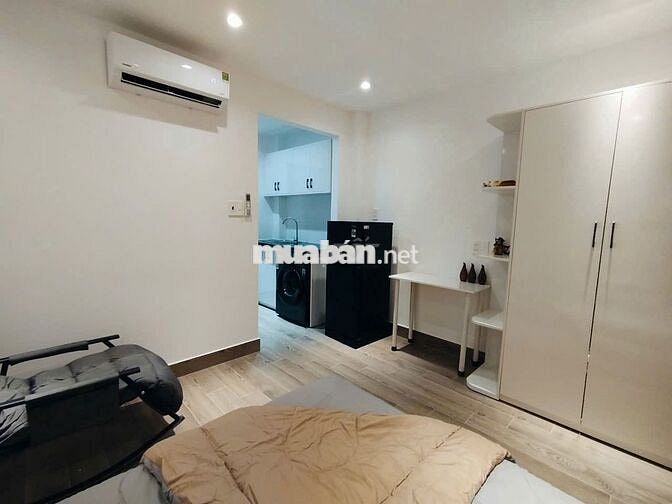 Căn Hộ ban công Full nội thất ngay Cống Quỳnh Bùi Viện  mới Q1