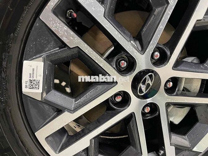 VENUE PREMIUM TURBO DK 2025 chay 7 NGHÌN CÂY