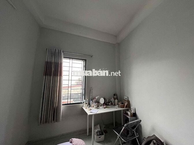 Cho nữ thuê phòng trong nhà nc bao điện nước gần KTX khu B, UEL,...