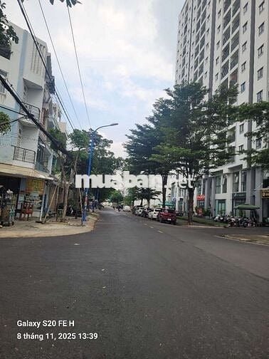 👉Cần Bán SopHop 1trệt 1lầu 2pn 2wc DT 156m Gốc 2mặt tiền