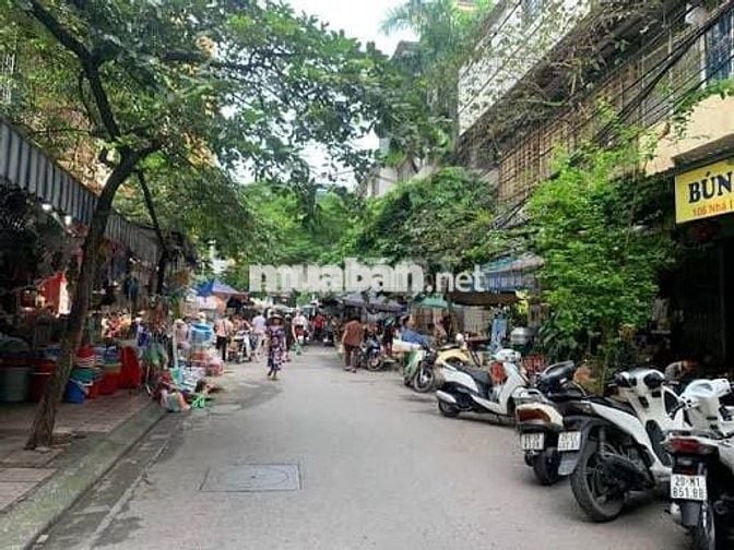 Tập thể tầng 1 72 HA Vĩnh phúc . 70m2. Vỉa hè kinh doanh ô tô tránh