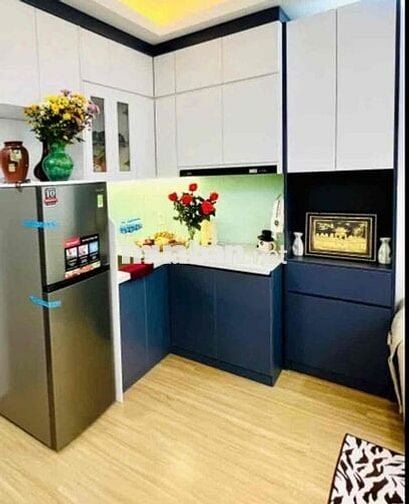 Bán tập thể Hoàng Quốc việt .Giá :4,3 tỷ