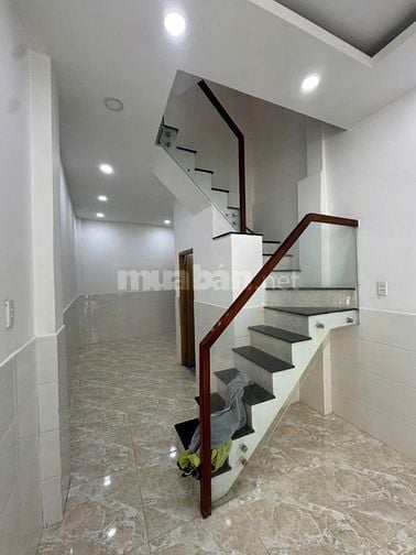 4,18 tỷ  Nhà 2 lầu sân thượng trước hưng phú p9q8 3pn nhà đẹp hẻm 3m