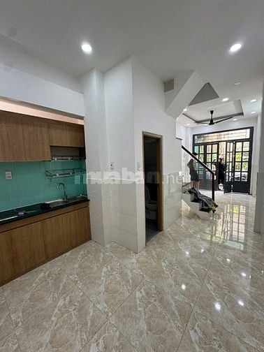 4,18 tỷ  Nhà 2 lầu sân thượng trước hưng phú p9q8 3pn nhà đẹp hẻm 3m