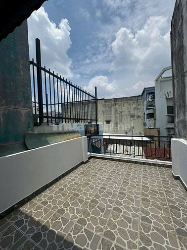 4,18 tỷ  Nhà 2 lầu sân thượng trước hưng phú p9q8 3pn nhà đẹp hẻm 3m