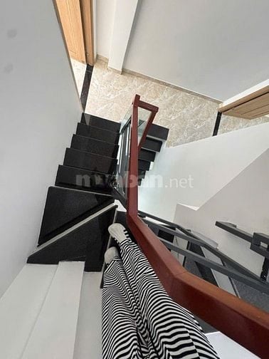 4,18 tỷ  Nhà 2 lầu sân thượng trước hưng phú p9q8 3pn nhà đẹp hẻm 3m