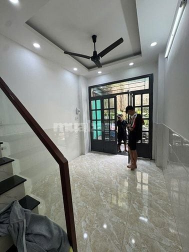 4,18 tỷ  Nhà 2 lầu sân thượng trước hưng phú p9q8 3pn nhà đẹp hẻm 3m