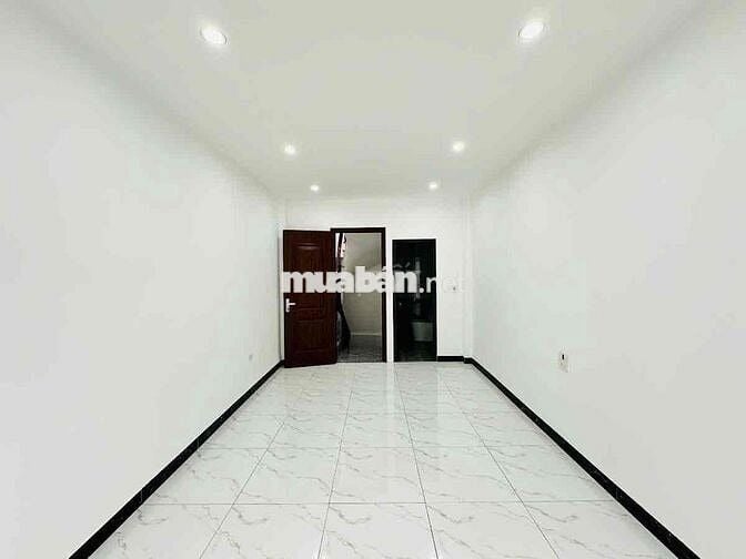 Lô Góc Ba Đình 35m2 - 5 Tầng - Gần Phố - Ở Ngay - Giá 7,6 Tỷ