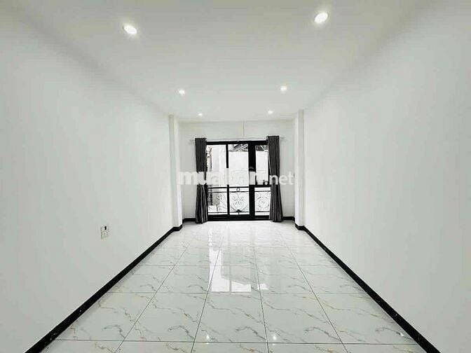 Lô Góc Ba Đình 35m2 - 5 Tầng - Gần Phố - Ở Ngay - Giá 7,6 Tỷ