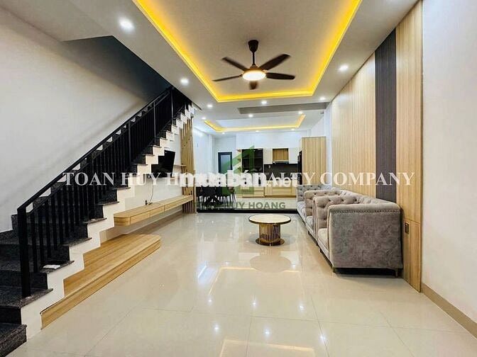 Nhà đẹp 3PN gần biển Mỹ Khê nội thất mới, hiện đại