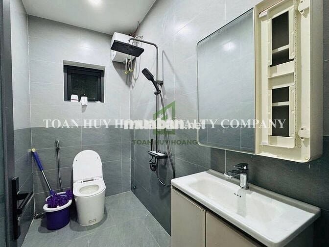 Nhà đẹp 3PN gần biển Mỹ Khê nội thất mới, hiện đại