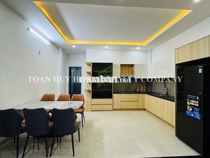 Nhà đẹp 3PN gần biển Mỹ Khê nội thất mới, hiện đại