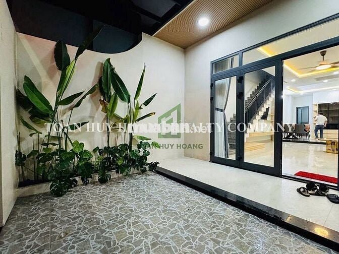 Nhà đẹp 3PN gần biển Mỹ Khê nội thất mới, hiện đại