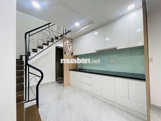 Nhà nguyên căn mới 3 phòng ngủ toilet riêng