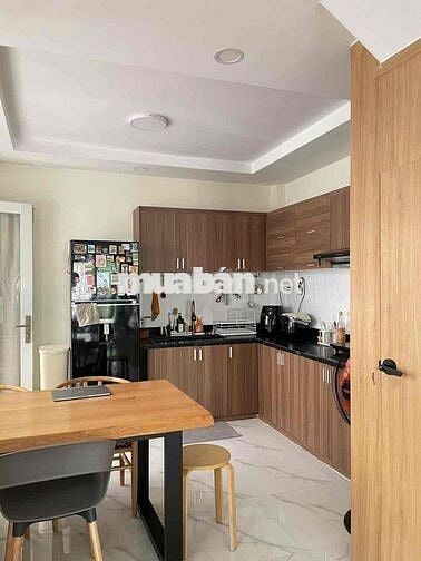 Share phòng trong nhà nguyên căn, trung tâm Phú Nhuận