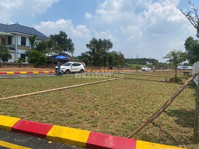 BÁN ĐẤT NỀN VIEW HỒ ĐẸP TẠI HÒA LẠC