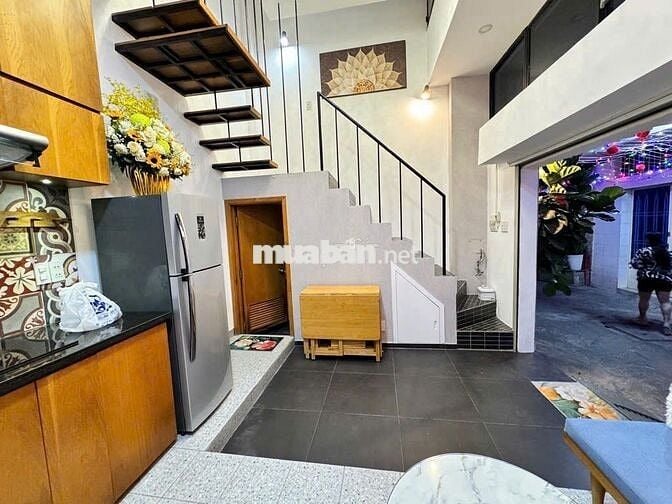 Nguyên căn nhà đẹp khu ẩm thực Phan Xích Long