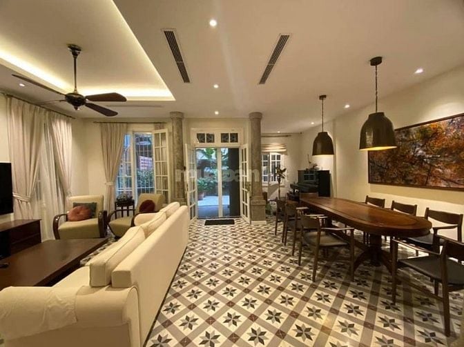 Bán nhà phố Nguyễn Quốc Trị  - Vỉa Hè 3 Ô Tô Tránh - 140m2 - 54 Tỷ.