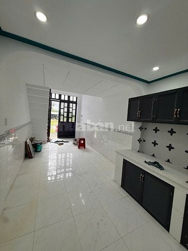 Nhà gần chợ Mỹ Hạnh, nhà mới xây giá 495 triệu