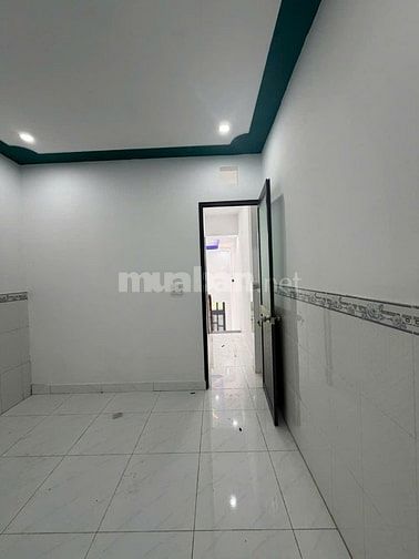 Nhà gần chợ Mỹ Hạnh, nhà mới xây giá 495 triệu