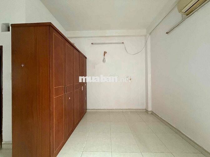 Cho thuê NHÀ Sát mặt tiền Phạm Văn Đồng, không cho làm CHDV.