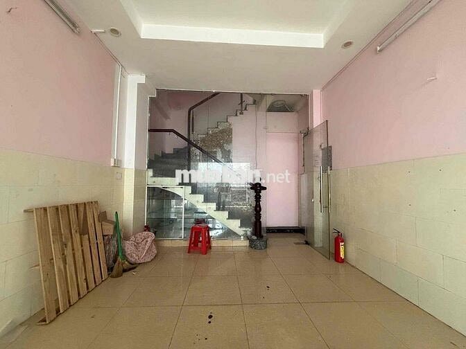 Cho thuê NHÀ Sát mặt tiền Phạm Văn Đồng, không cho làm CHDV.