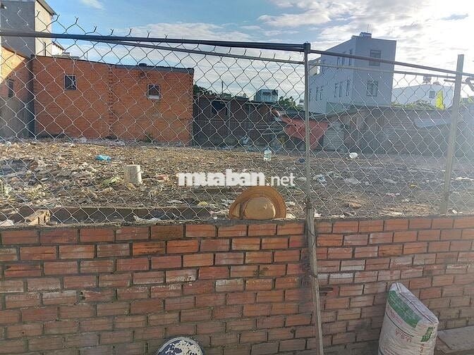 Cần bán lô đất 477m2, có sổ đỏ, hẻm 3m đường Nguyễn Hiền, phường Dĩ An