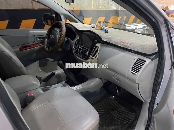 Innova 2008 J - 100000 km