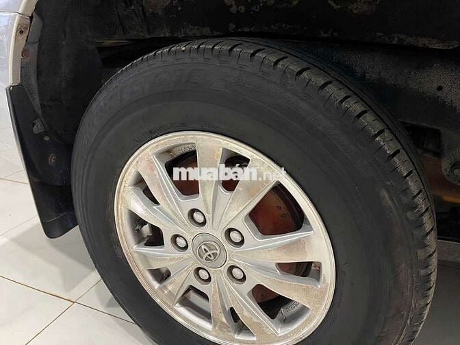 Innova 2008 J - 100000 km