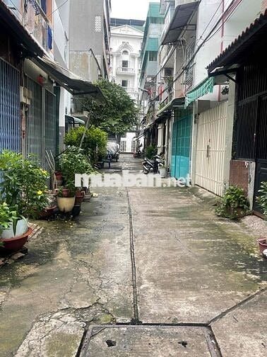 Nhà hẻm xe tải đường Lê Văn Quới