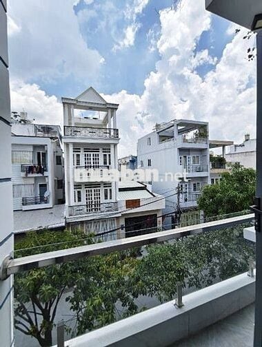 Nhà đẹp 6PN ,4 tầng, KDC đồng bộ,Cách Phú Mỹ Hưng 5 ph– giá chỉ 9.5 Tỷ