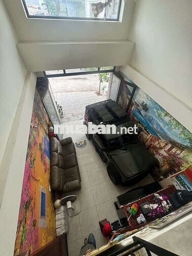 Chính chủ cần bán nhà trệt lửng 2 lầu sân thượng.