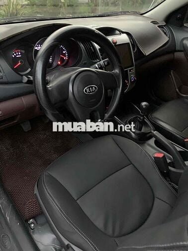 Kia Cerato nhập khẩu số sàn