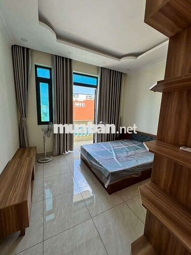 Chính chủ cần bán nhà trệt lửng 2 lầu sân thượng.