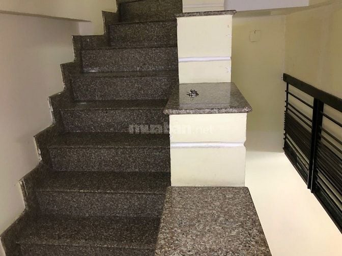 Nhà nhỏ cho thuê đường Tô Hiến Thành, Quận 10, Hẻm xe hơi