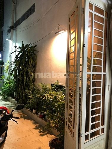 Nhà nhỏ cho thuê đường Tô Hiến Thành, Quận 10, Hẻm xe hơi