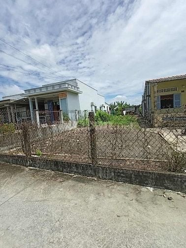 Đất thổ cư, cần tiền bán gấp..