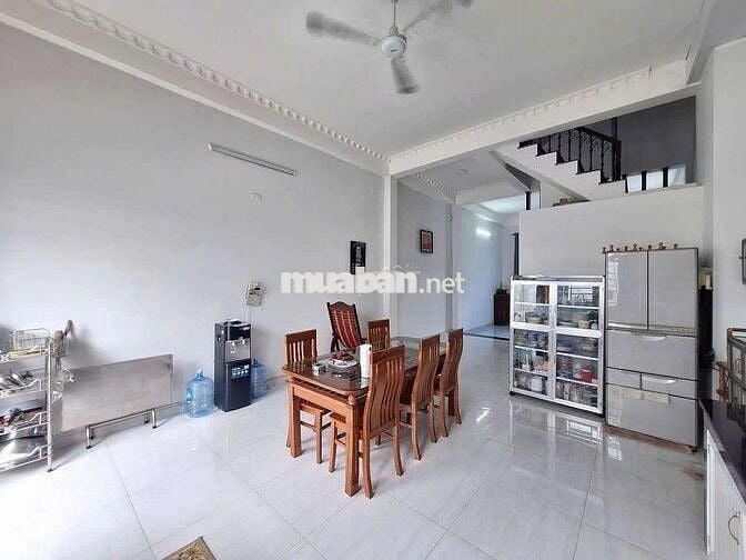 NHÀ 3 LẦU 129M2 5,2M X 28M HẺM THÔNG LÊ VĂN LƯƠNG